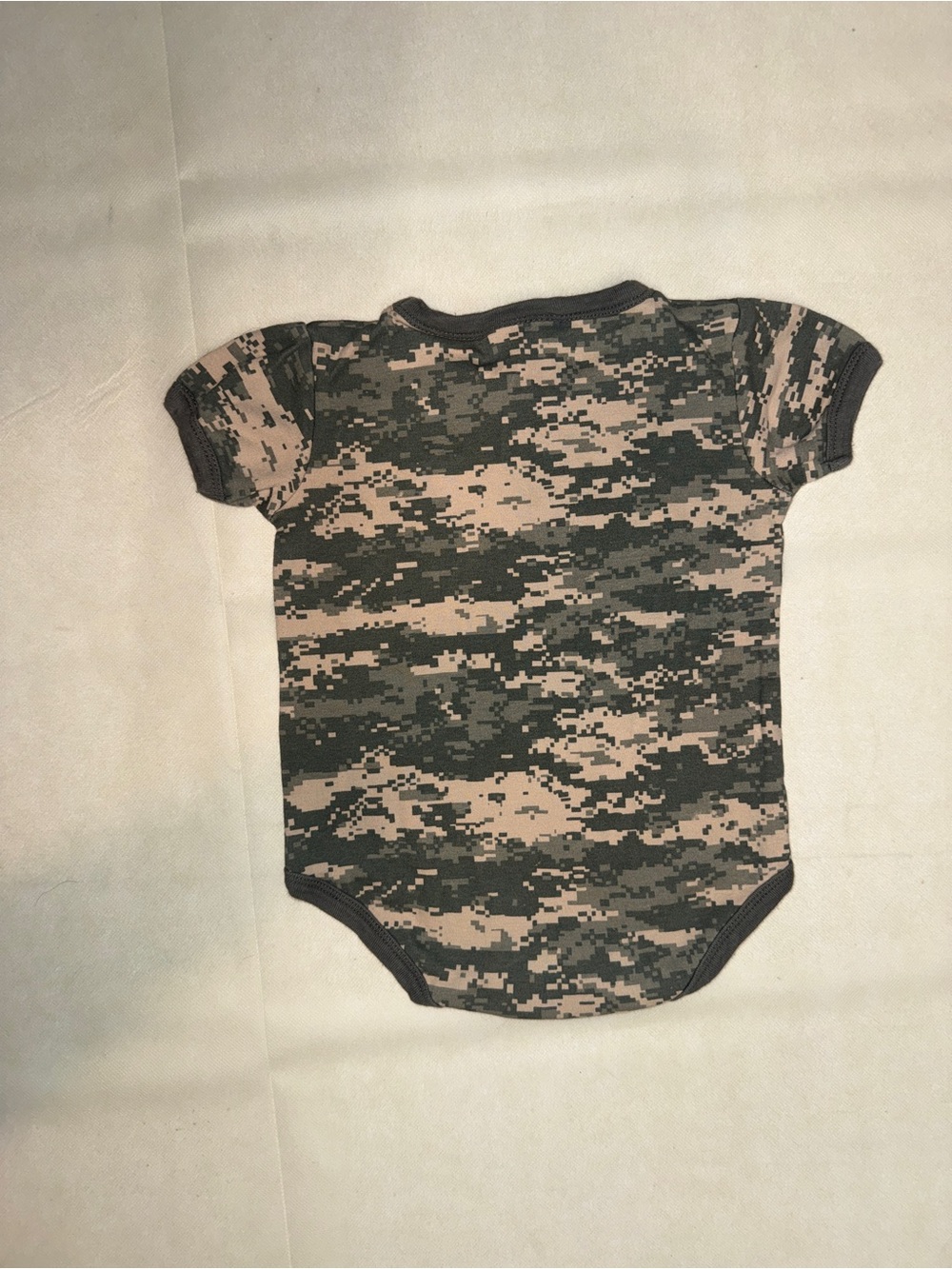 Tiny Trooper Camo Short Sleeve Baby One-Piece Bodysuit - Picture 2 of 7